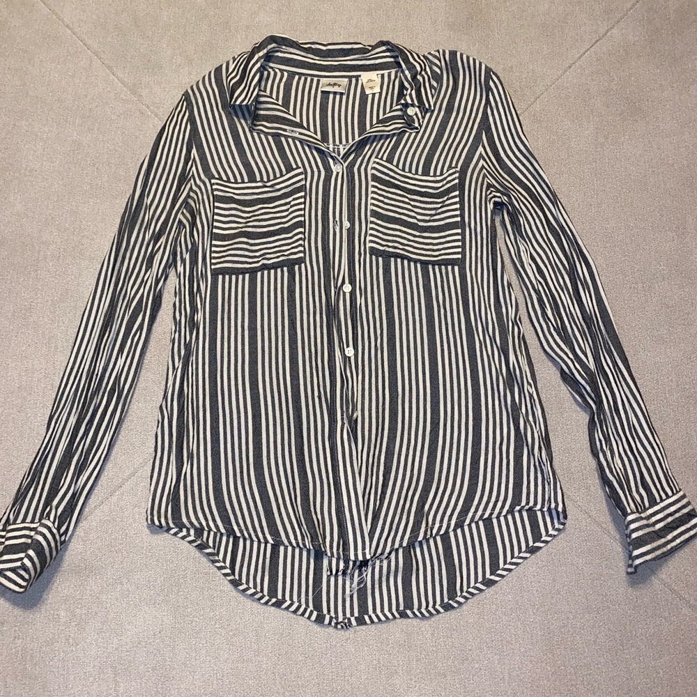 Day trip stripped long sleeve button up top!